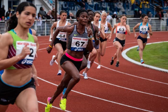 Running people